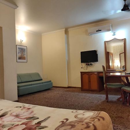 Hotel Premier Jammu Exteriör bild